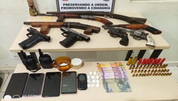 Em Sena Madureira, PM apreende oito armas de fogo e evita confronto entre faccionados